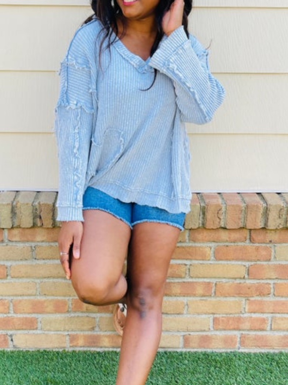 134 Easel Heartstrings of Style Pullover - Picture 2 of 13